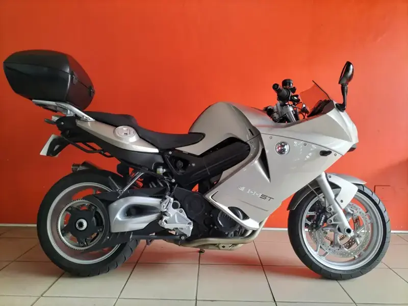 F 800ST specs