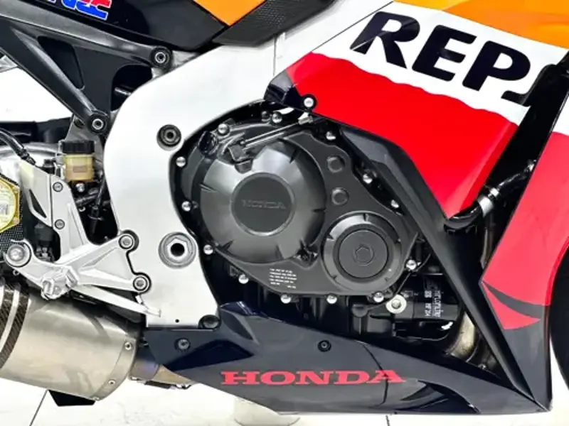 CBR 1000RR Fireblade Repsol specs
