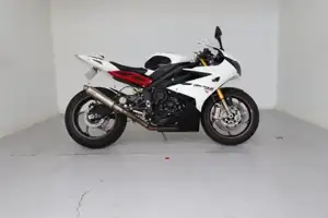 2014 Triumph Daytona 675R specs