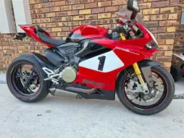 2015 Ducati 1299 Panigale S specs