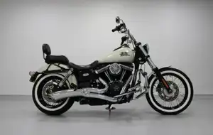 2015 Harley-Davidson Dyna Street Bob specs