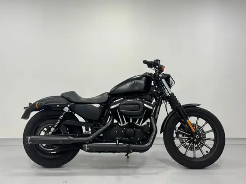 2015 Harley-Davidson Sportster Iron 883