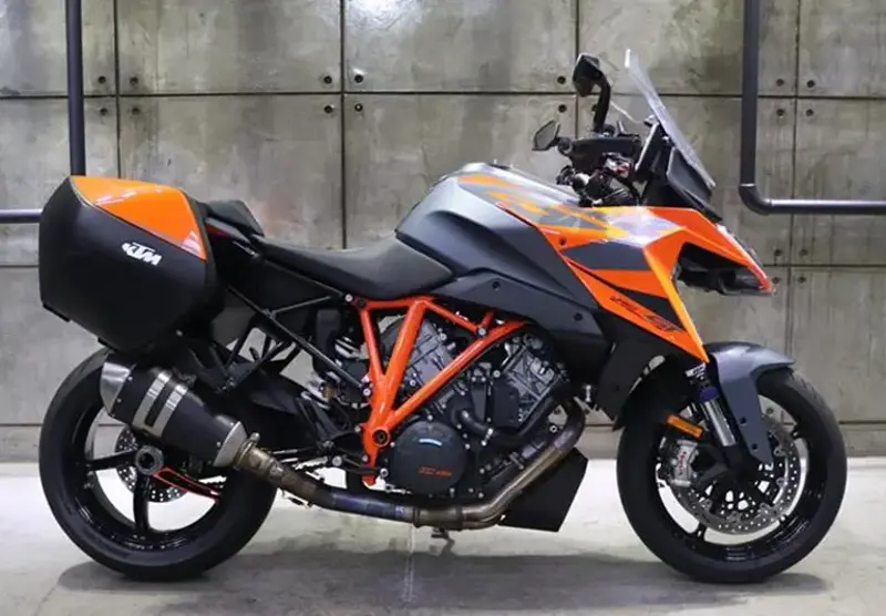 2022 KTM 1290 Super Duke GT