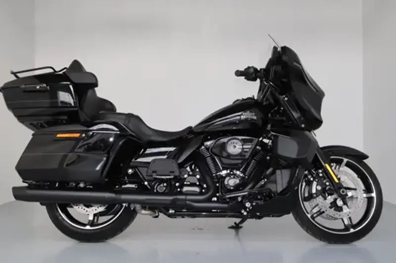 Street Glide Ultra specs