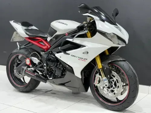 2013 Triumph Daytona 675R specs